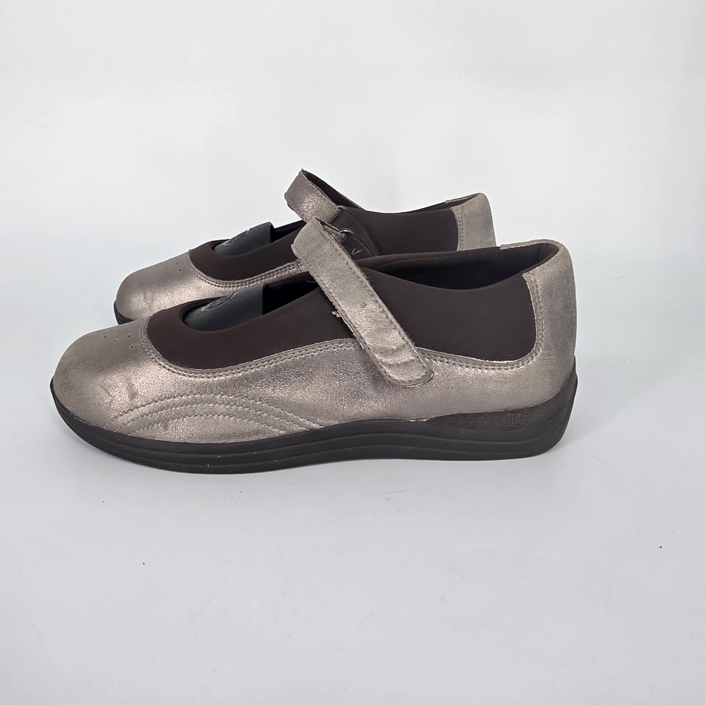 DREW Rose Therapeutic Mary Jane Flat Metallic Pewter Wide 7.5 W Orthopedic Shoes